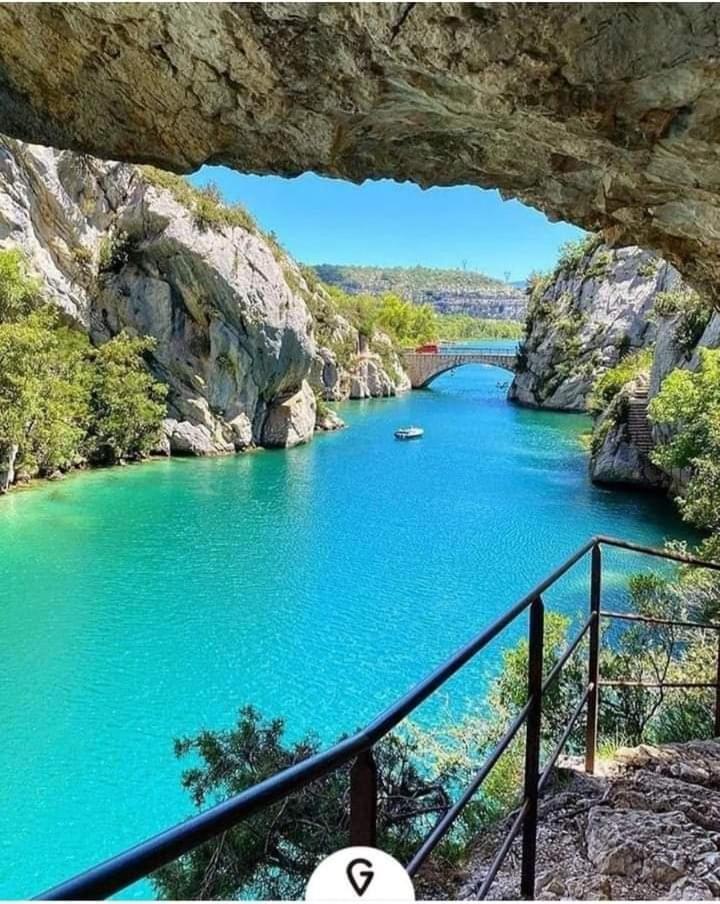 Апартаменты Le Refuge De Sissou Ponteves Экстерьер фото